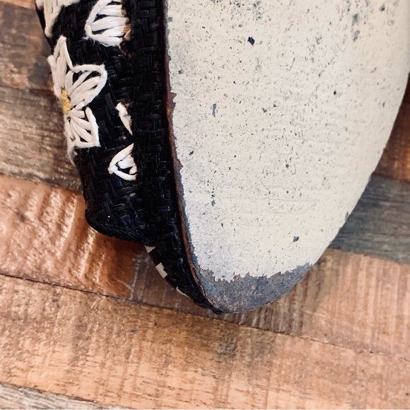 Anthropologie / Anthro Lucky Penny Daisy Espadrilles in Black & White w Bee sz 9 - Picture 14 of 15